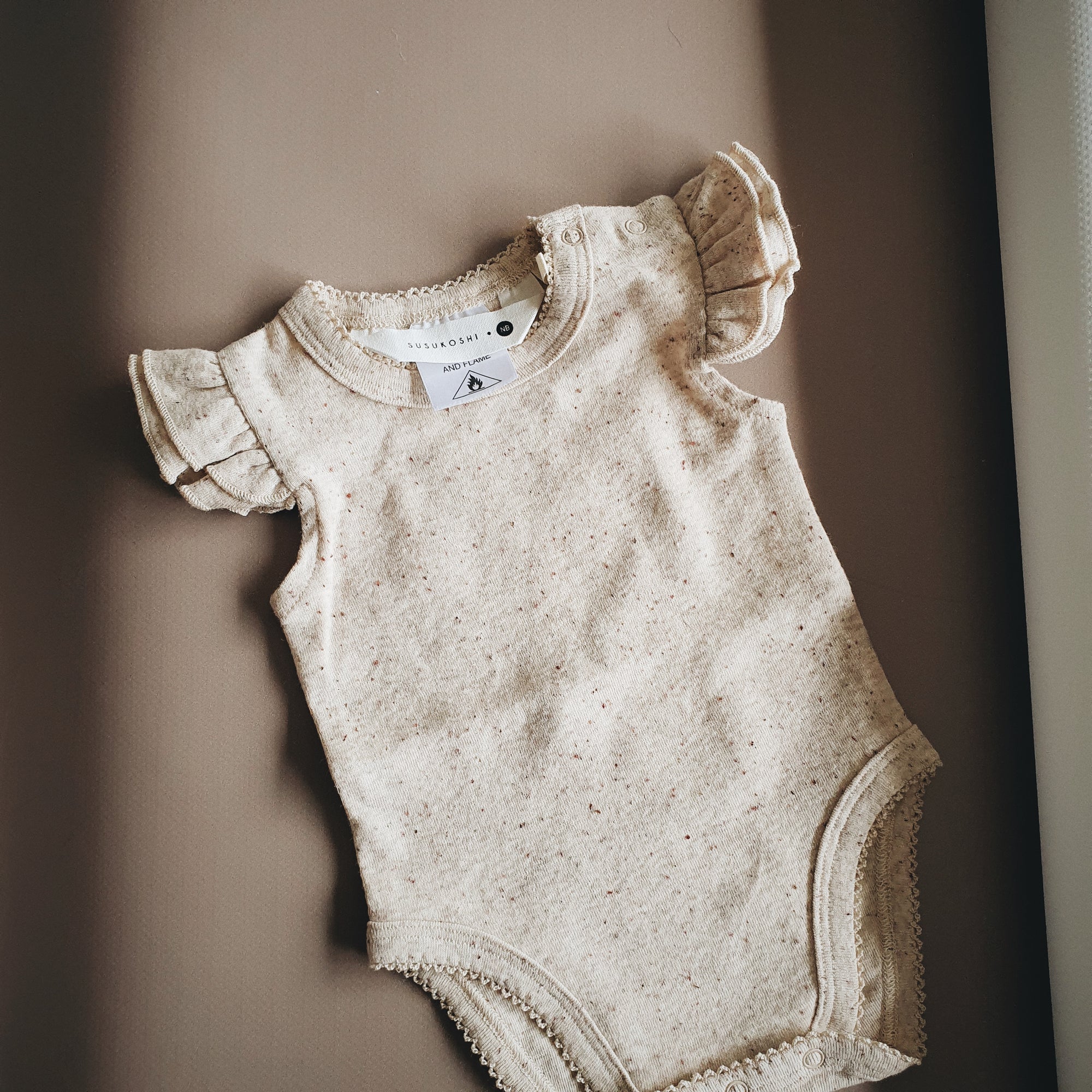 SUSUKOSHI Flutter Suit - Beige Speckled
